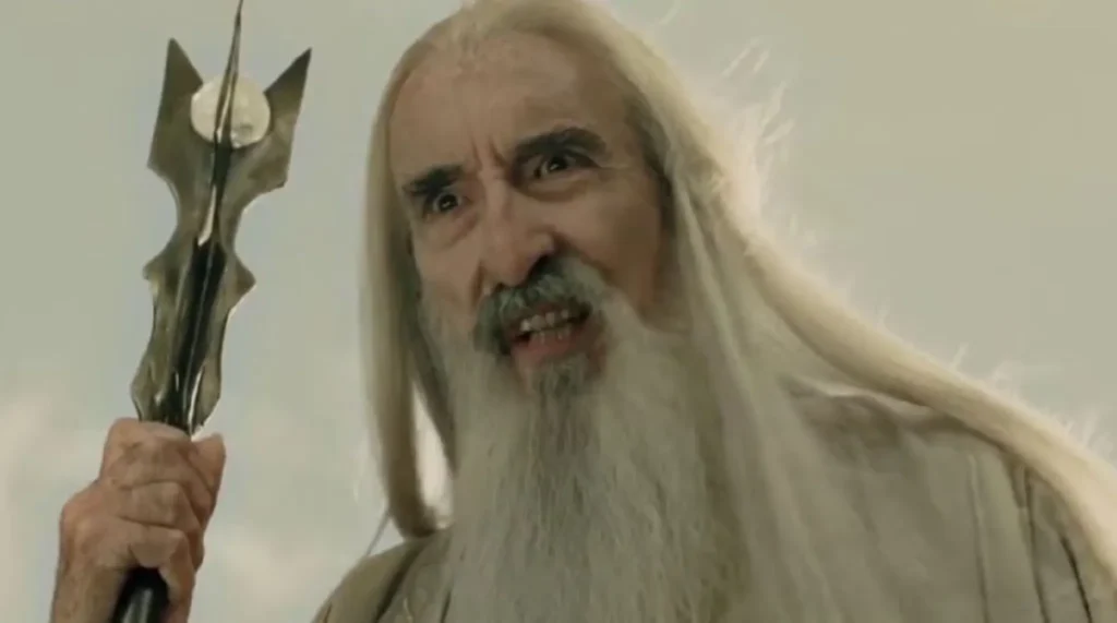 The-Lord-of-the-Rings-Saruman-Christopher-Lee-1024x571 O Senhor dos Anéis: A Guerra dos Rohirrim | Contará com a voz de Christopher Lee como Saruman